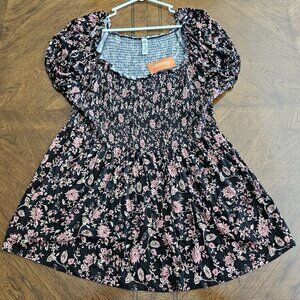 NWT American Rag Floral Top